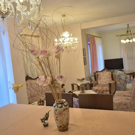 Comfortable Opposite The Park Appartamento *