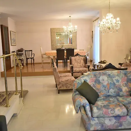Apartment Comfortable Opposite The Park