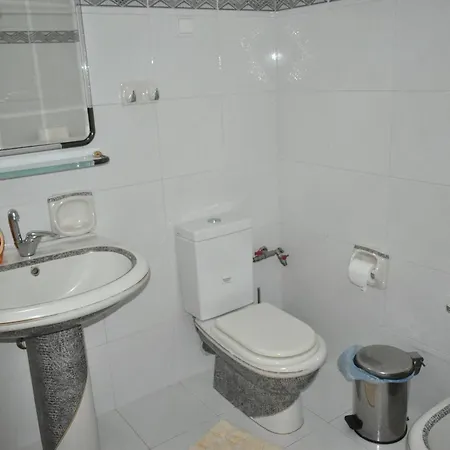 Appartamento Comfortable Opposite The Park